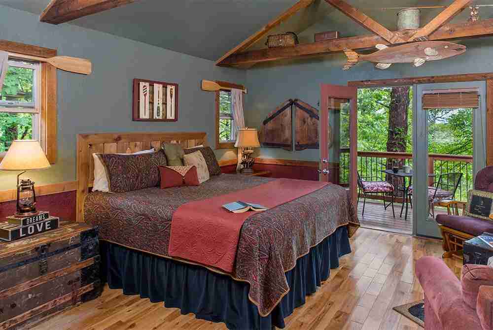 A photo of the Reel Em Ein cabin at Eureka Springs